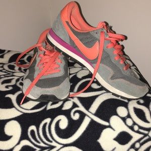 Nike sneakers (used)